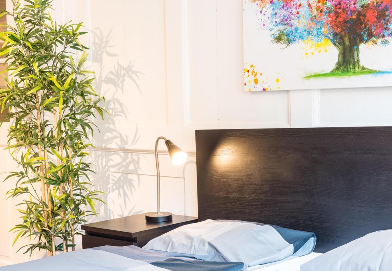 Hitrental Niederdorf - Apartments Цюрих Экстерьер фото